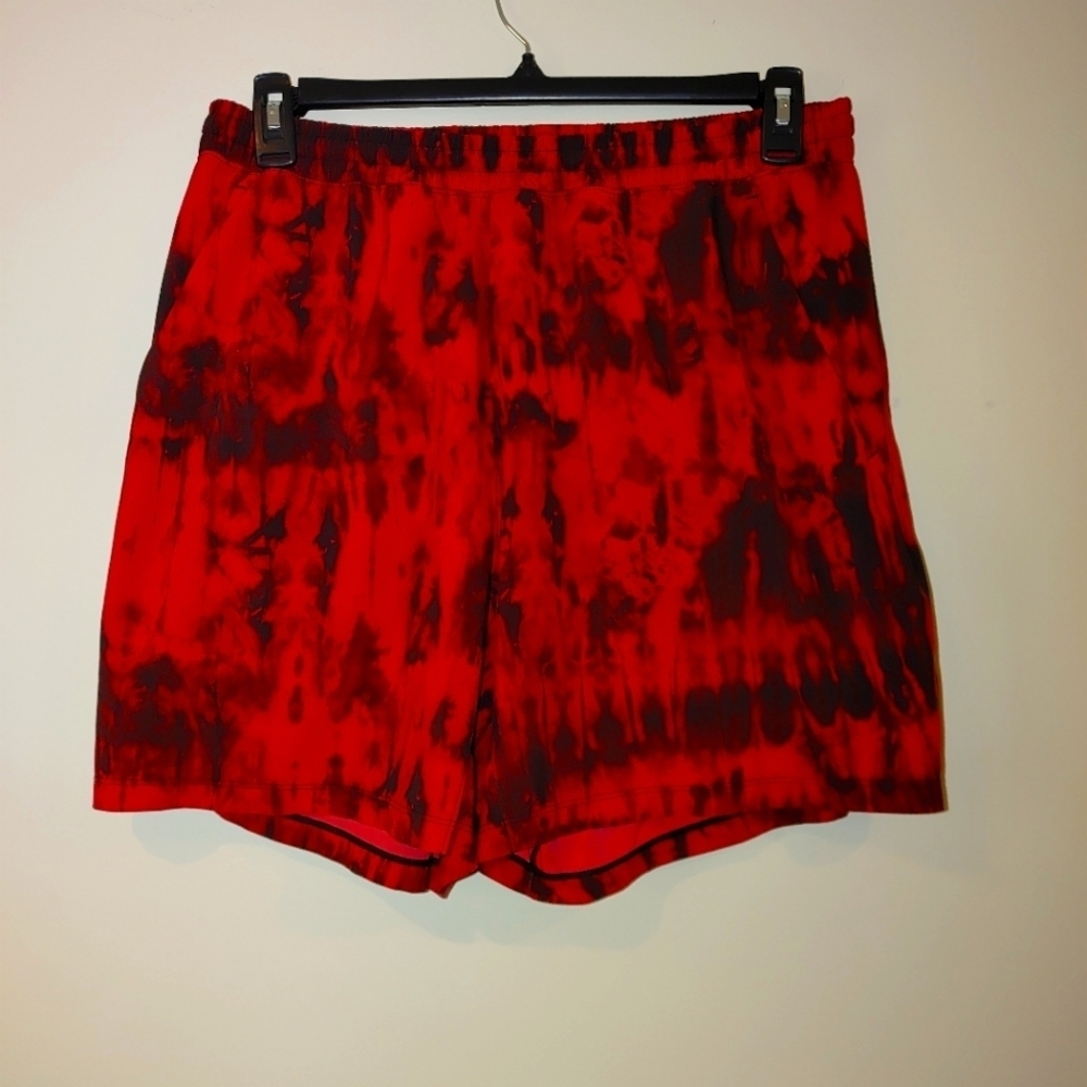 Lulu Stylish Red Tie-Dye Men's Shorts, Size XL NWOT